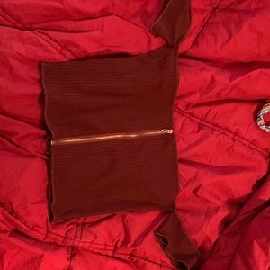 Crop top, in color maroon, good condition